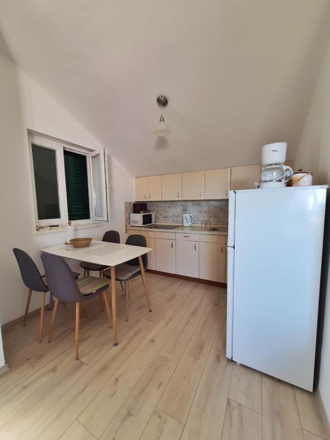 Apartmani Latin Jezera Exterior photo