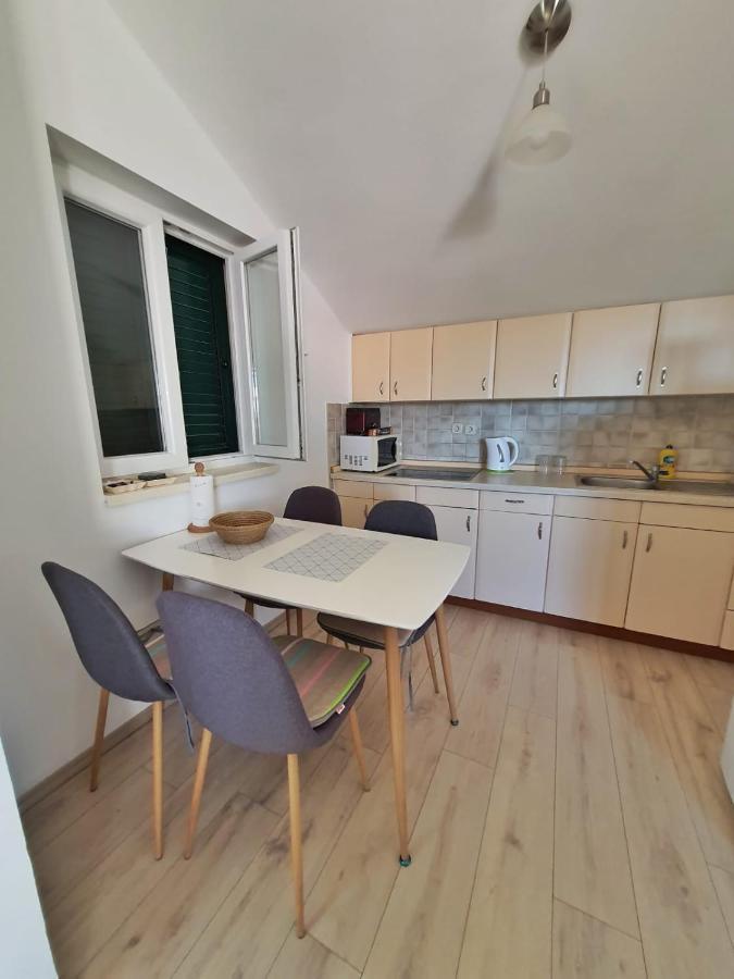 Apartmani Latin Jezera Exterior photo
